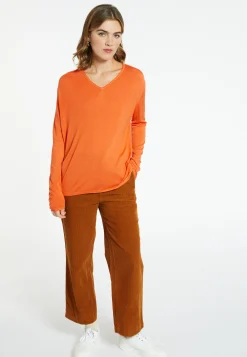 Montagut Bamboo cashmere V-neck T-shirt - Aeline