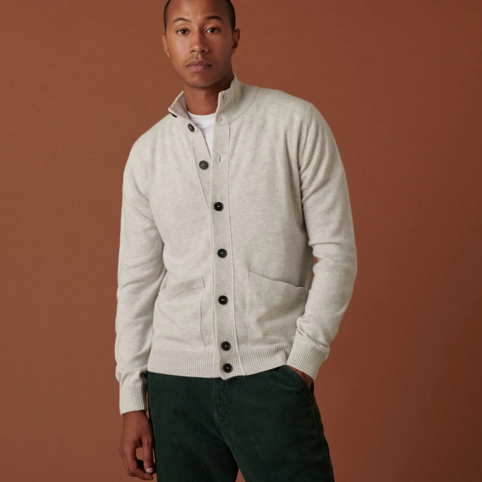 Montagut Buttoned cashmere cardigan with pockets - Erwan