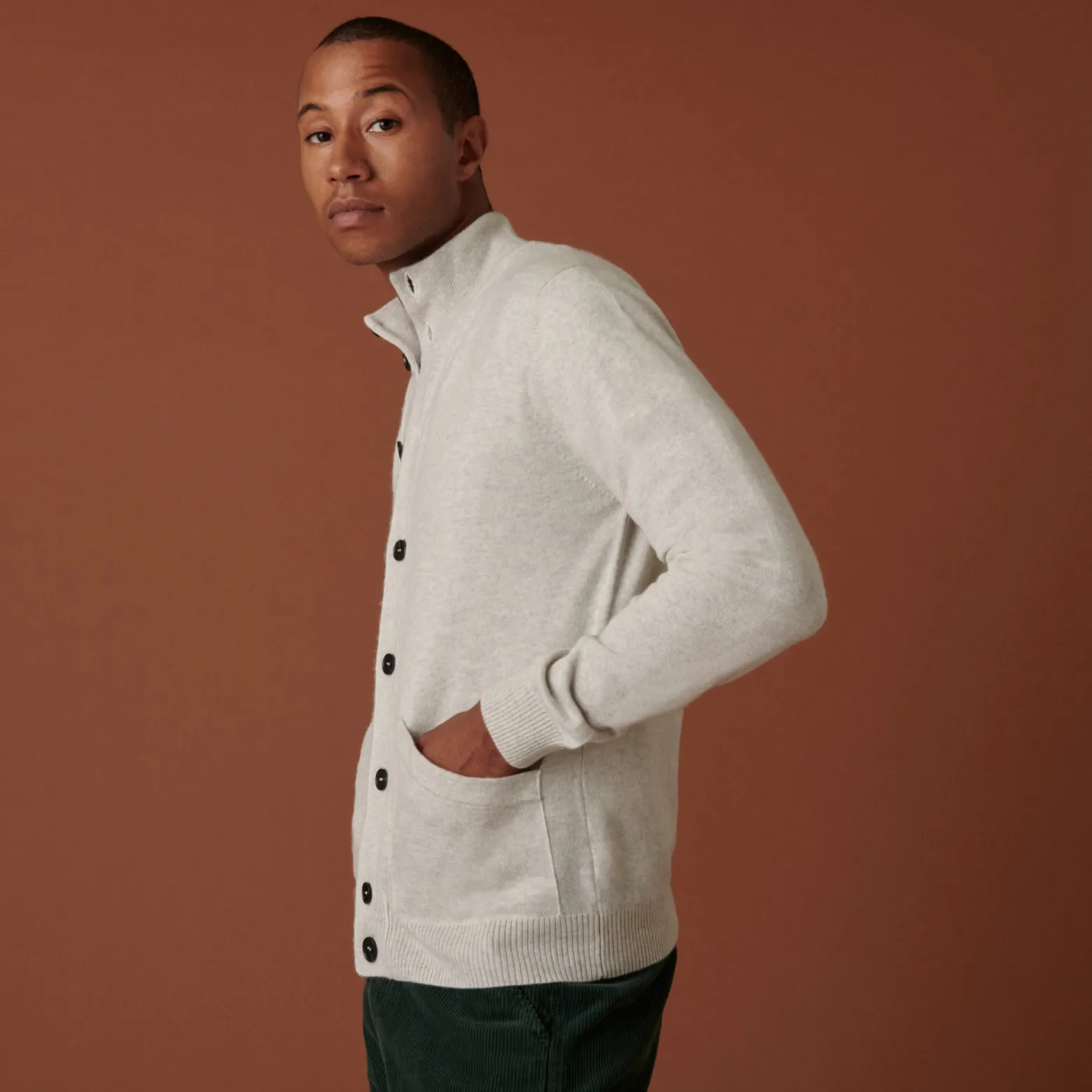 Montagut Buttoned cashmere cardigan with pockets - Erwan