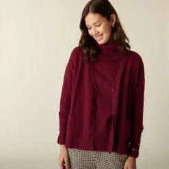 Montagut Buttoned V-neck cardigan with cashmere pockets - Achilla