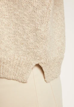 Montagut Cotton and linen V-neck t-shirt - Flavie