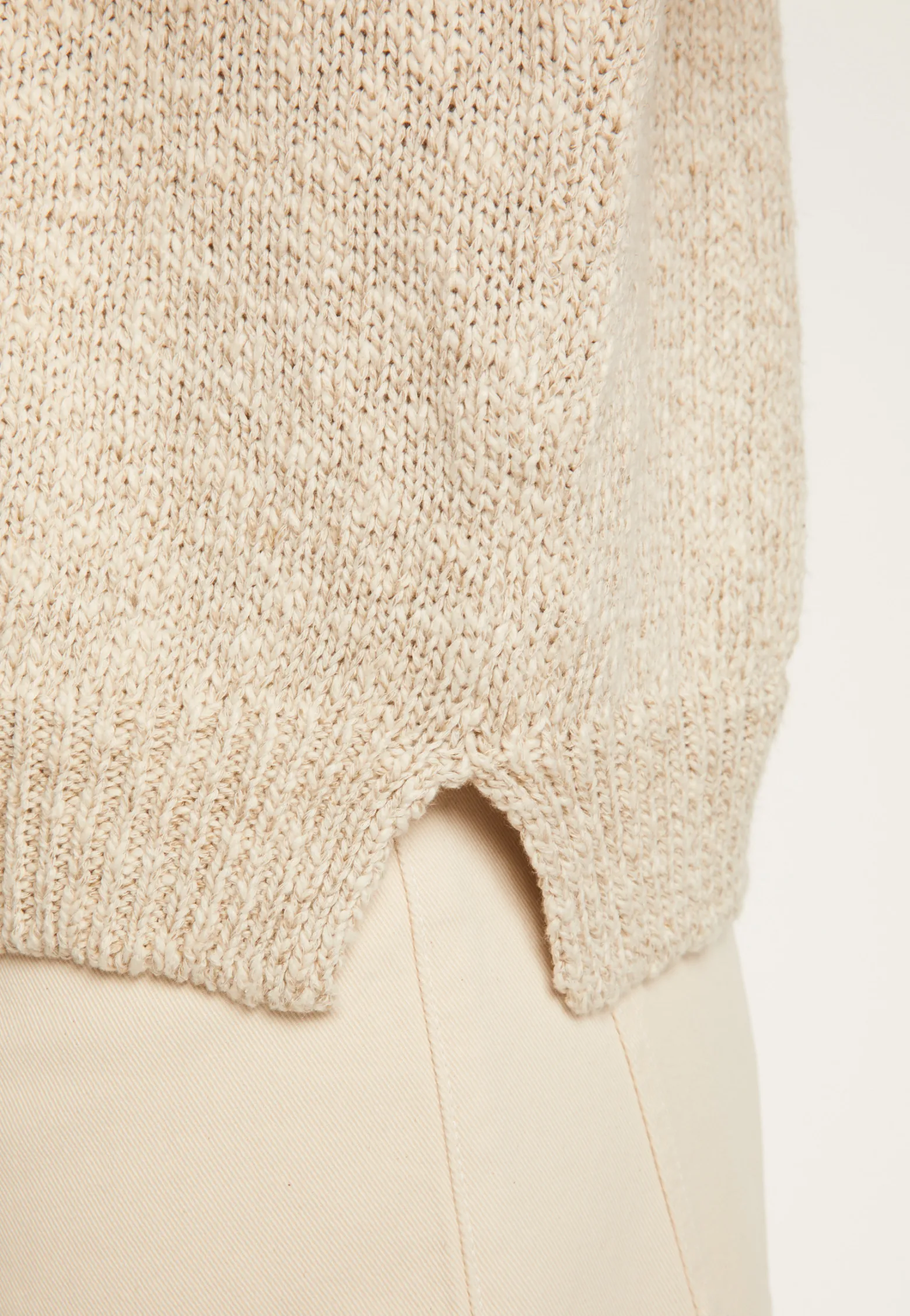 Montagut Cotton and linen V-neck t-shirt - Flavie