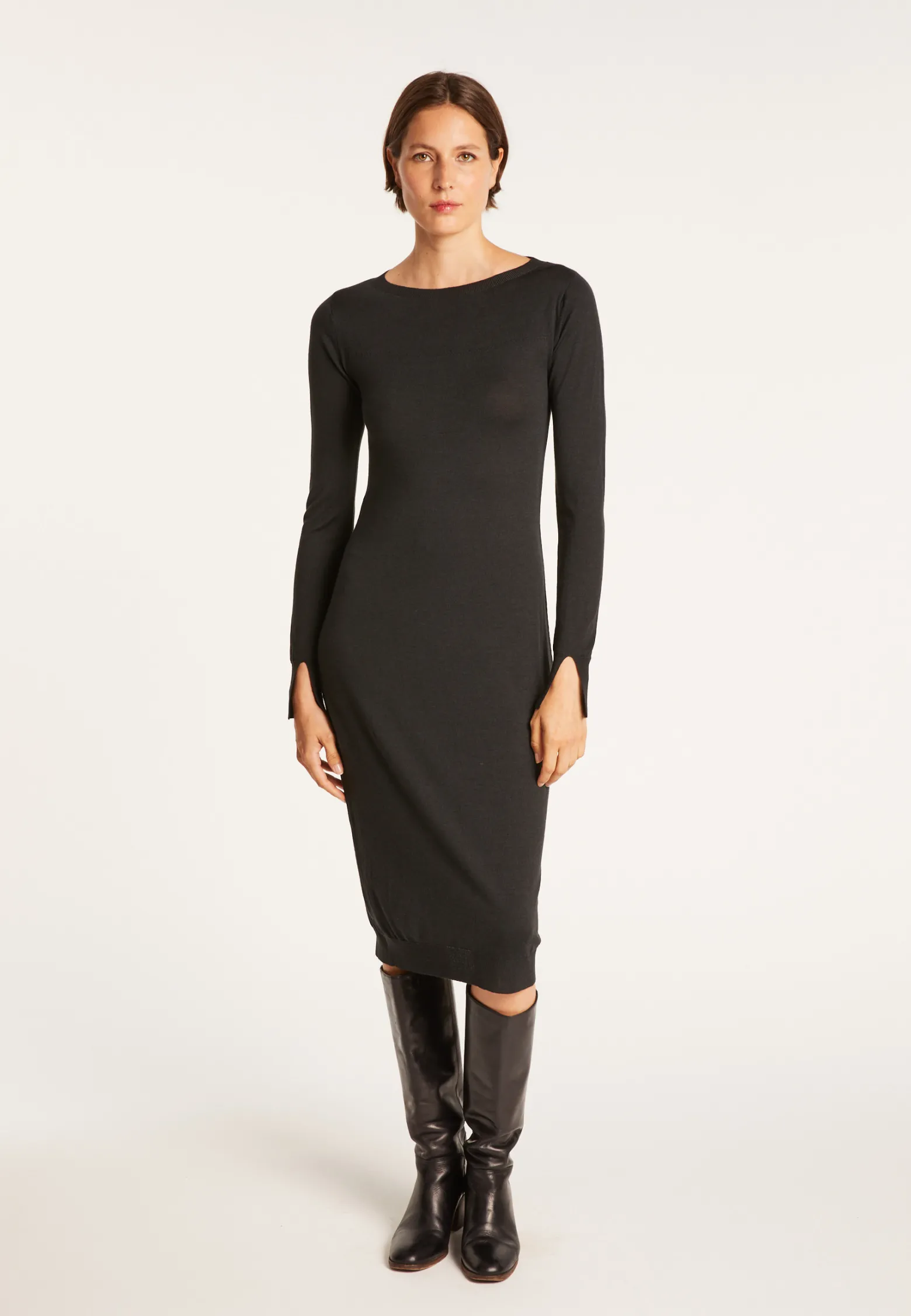 Montagut Dress made of wool and silk with back slit - Epopée