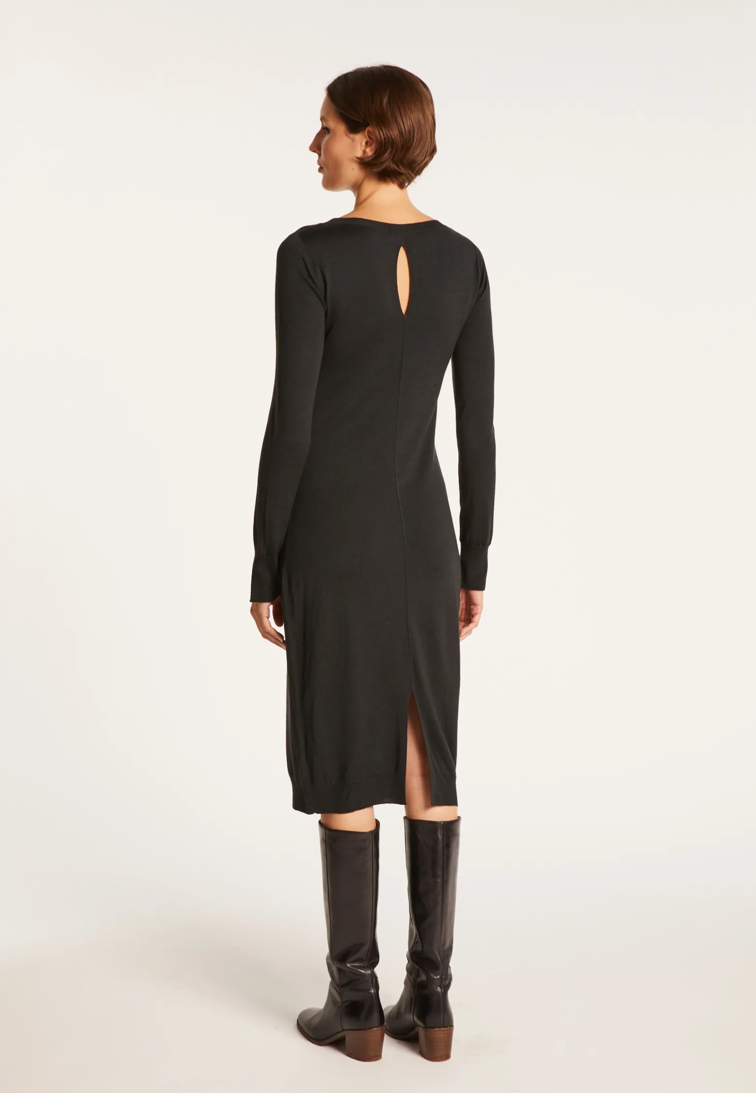 Montagut Dress made of wool and silk with back slit - Epopée