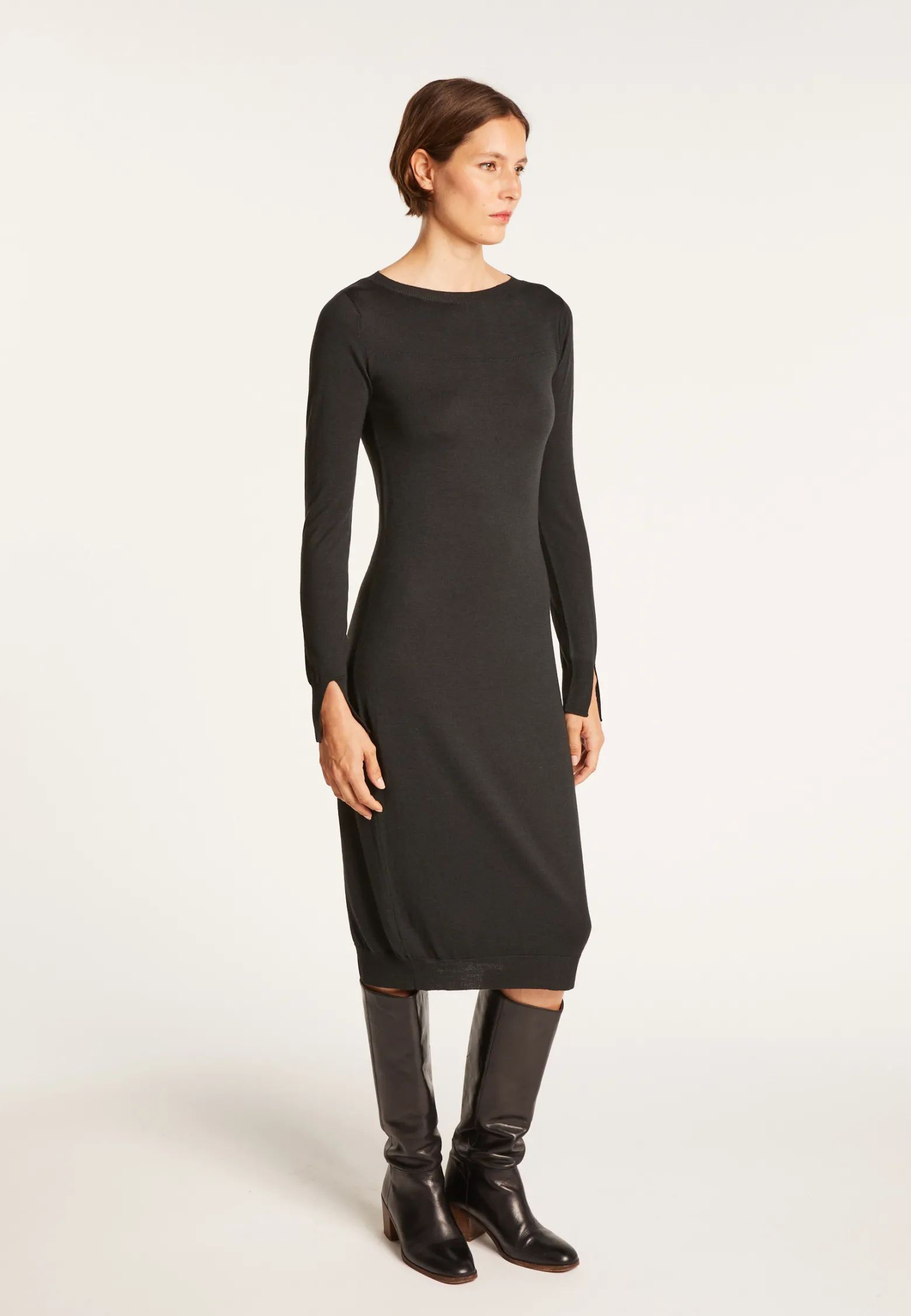 Montagut Dress made of wool and silk with back slit - Epopée