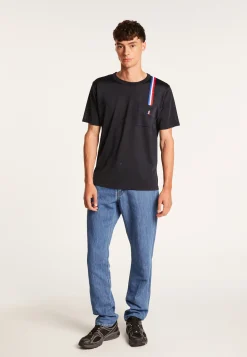 Montagut Fil Lumière Unisex T-shirt - Achille