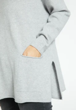 Montagut Loose V-neck cashmere sweater - Belinda