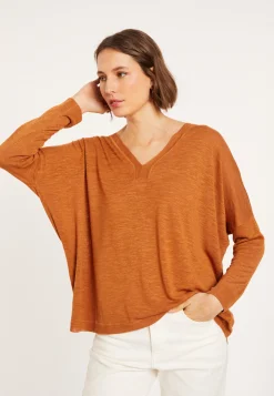Montagut Oversized v-neck flamed linen t-shirt - Beja