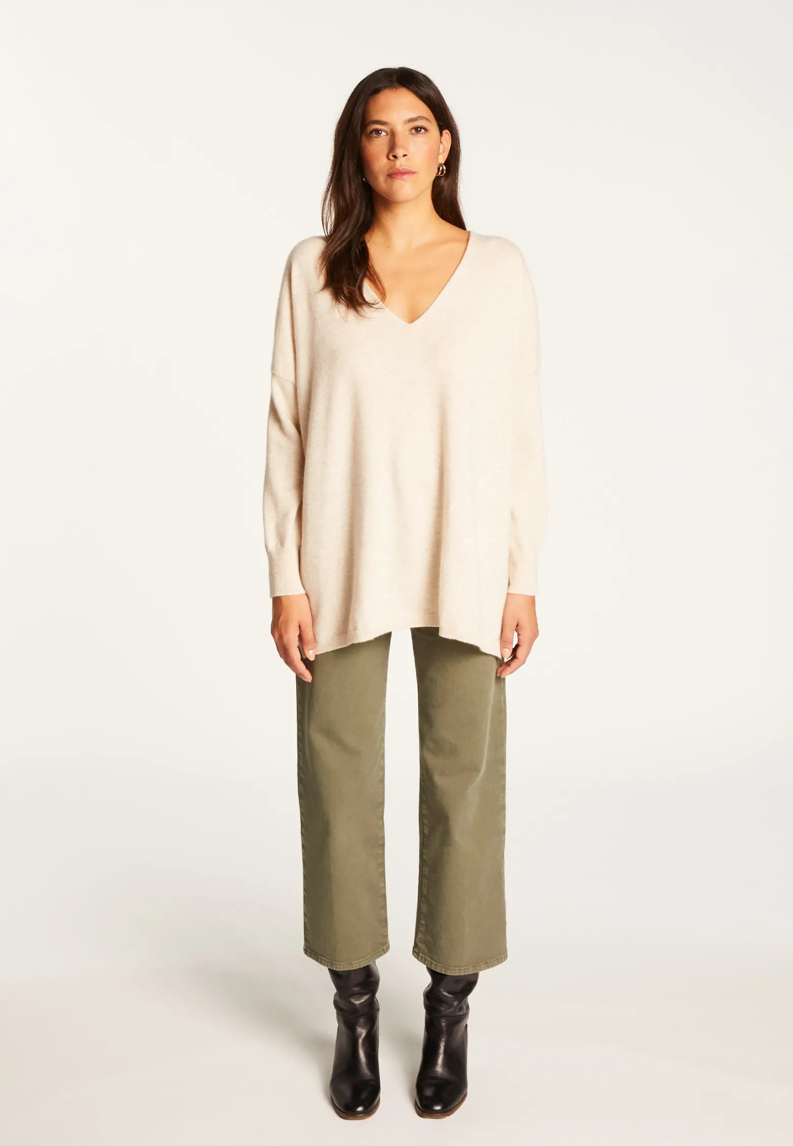 Montagut Oversized V-neck sweater in cashmere - Apolline
