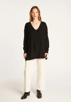 Montagut Oversized V-neck sweater in cashmere - Apolline