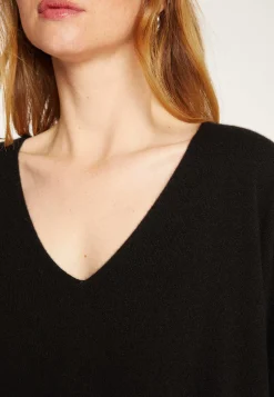 Montagut Oversized V-neck sweater in cashmere - Apolline