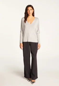 Montagut Oversized V-neck T-shirt in bamboo cashmere fiber - Rica