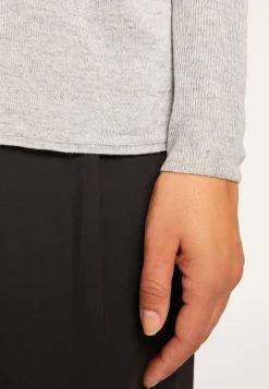 Montagut Oversized V-neck T-shirt in bamboo cashmere fiber - Rica