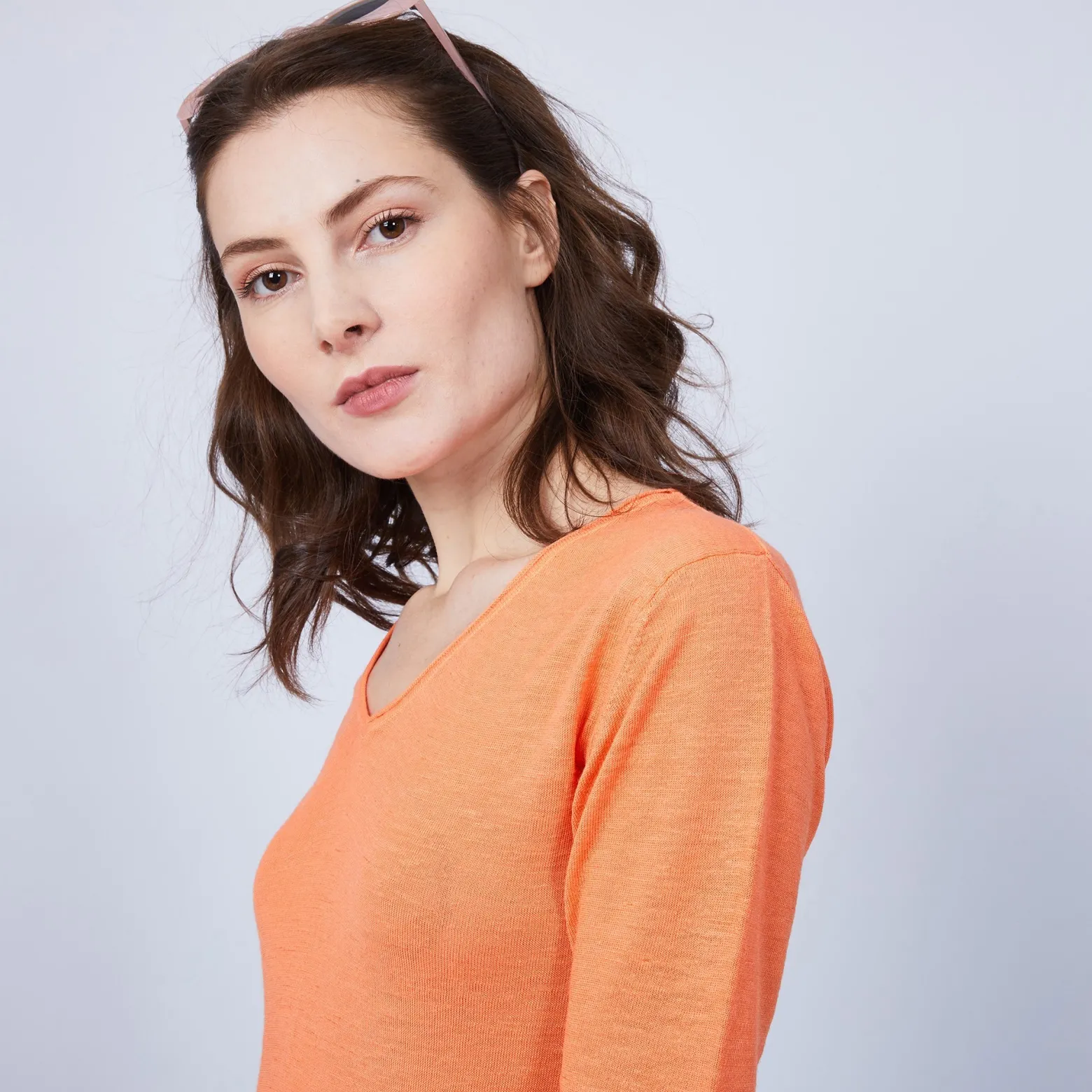 Montagut Plain V-neck T-shirt - Mel