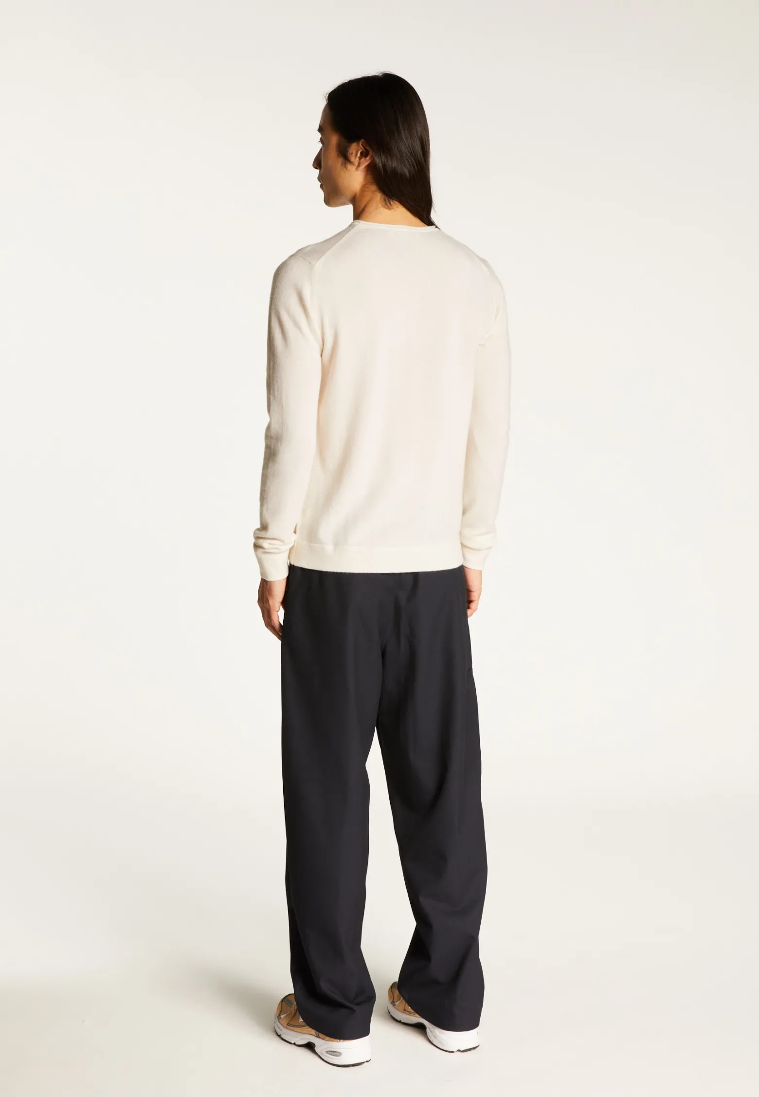 Montagut Round-neck cashmere sweater with rolled finishes - Ernest