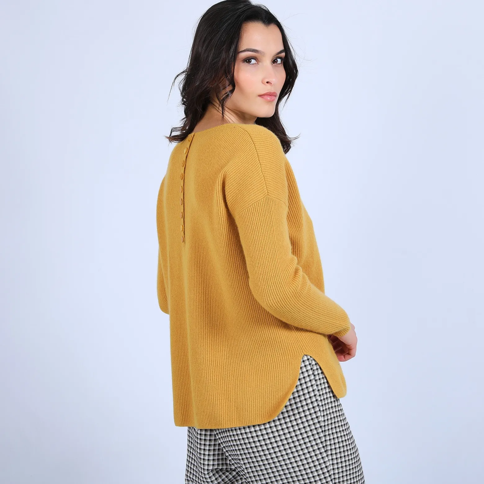 Montagut Round-neck jumper with buttons on the back - Becky
