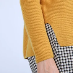 Montagut Round-neck jumper with buttons on the back - Becky