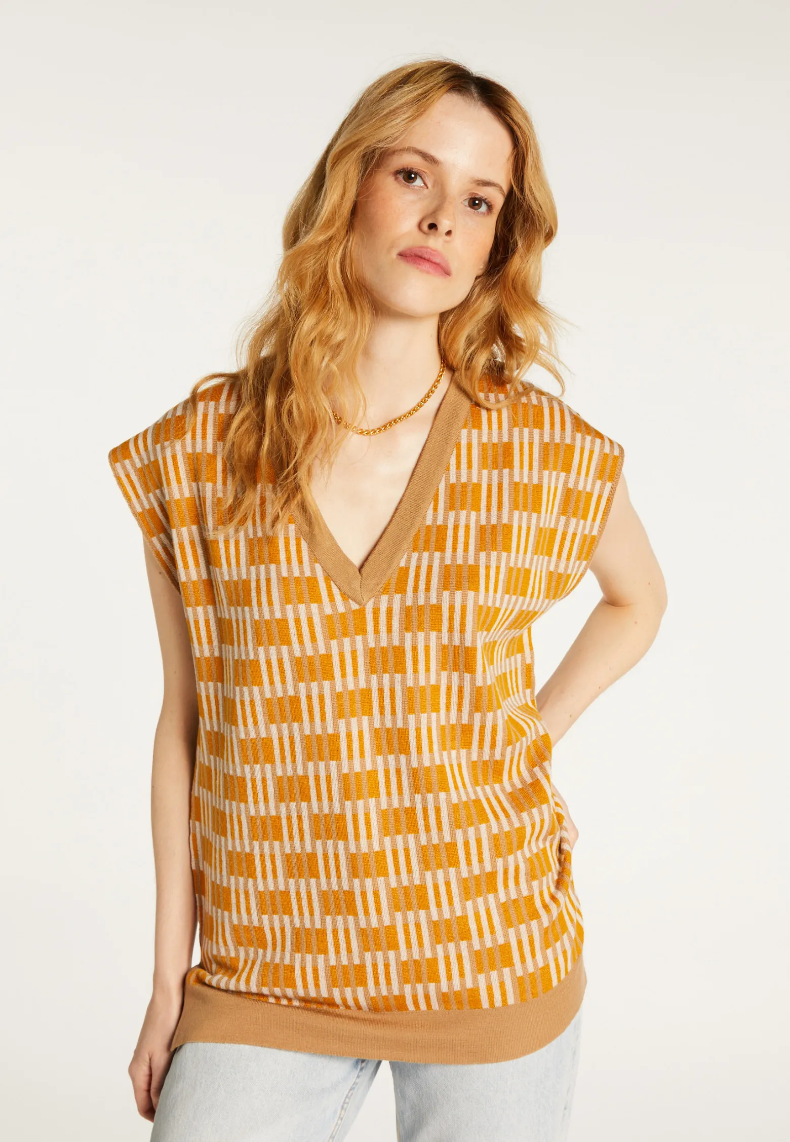Montagut Sleeveless V-neck patterned sweater - Ganael
