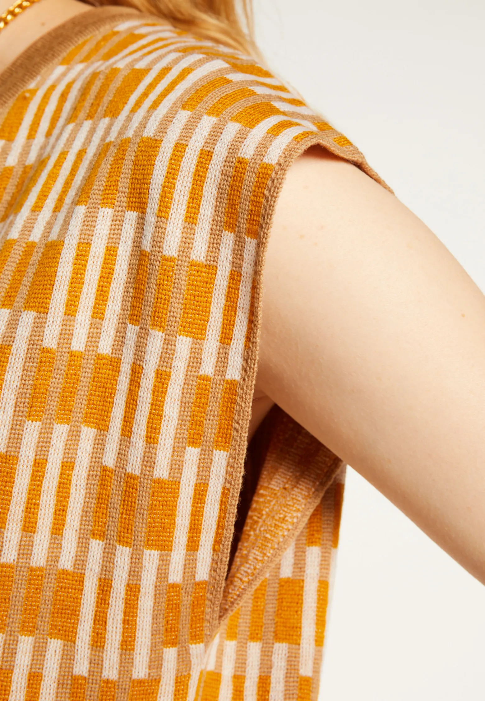 Montagut Sleeveless V-neck patterned sweater - Ganael