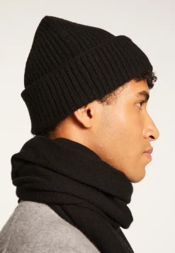 Montagut Unisex Merino Wool Beanie - Line