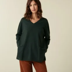 Montagut V-neck cashmere sweater with side slits - Accacia