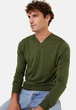 Montagut V-neck jumper in merino wool - Elmo