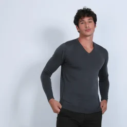 Montagut V-neck jumper in merino wool - Elmo