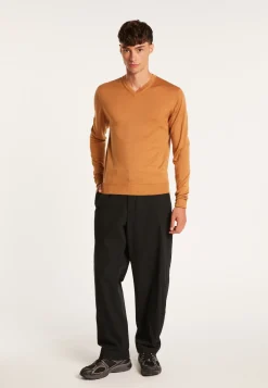 Montagut V-neck jumper in merino wool - Elmo