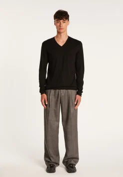 Montagut V-neck jumper in merino wool - Elmo