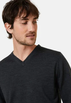 Montagut V-neck jumper in merino wool - Elmo