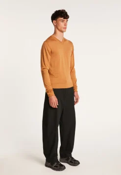 Montagut V-neck jumper in merino wool - Elmo