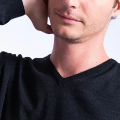 Montagut V-neck jumper in merino wool - Elmo