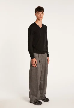 Montagut V-neck jumper in merino wool - Elmo