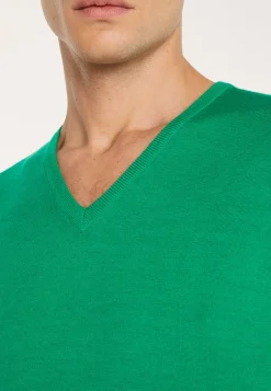 Montagut V-neck jumper in merino wool - Elmo