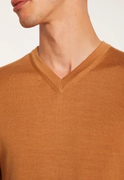 Montagut V-neck jumper in merino wool - Elmo