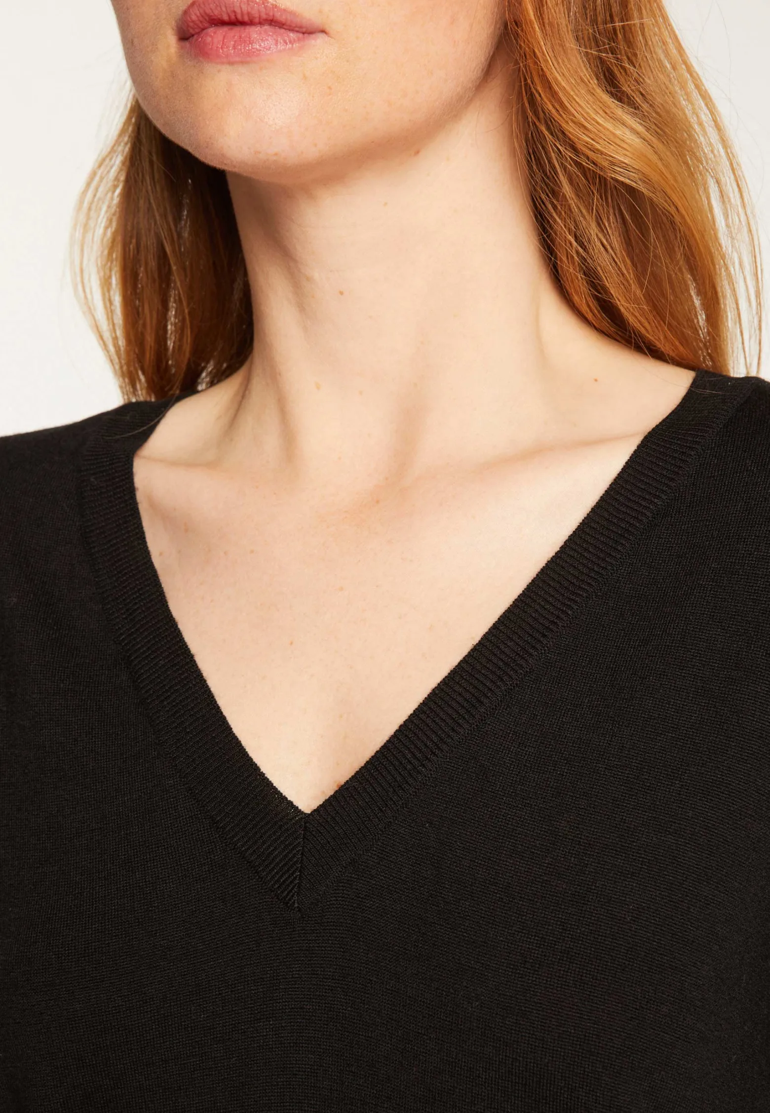 Montagut V-neck merino wool sweater - Arya