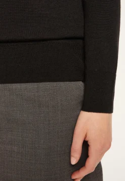 Montagut V-neck merino wool sweater - Arya