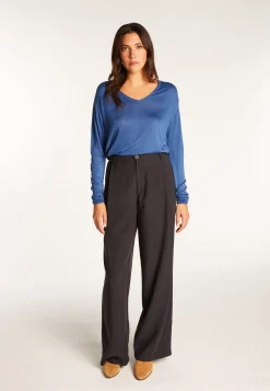 Montagut V-neck T-shirt in bamboo cashmere fiber - Aeline