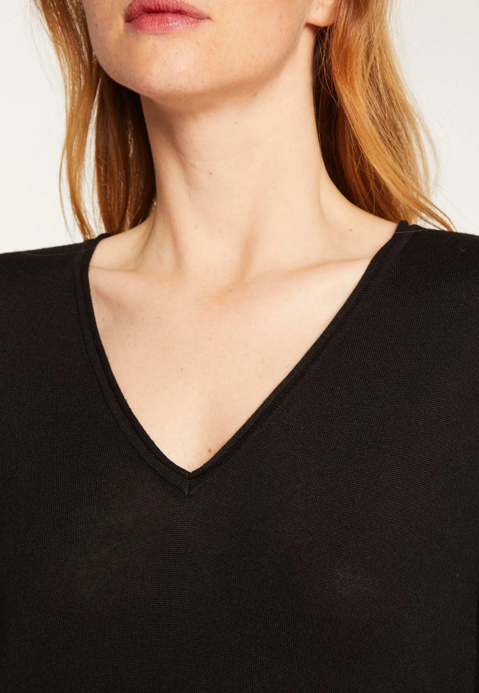 Montagut V-neck T-shirt in bamboo cashmere fiber - Aeline