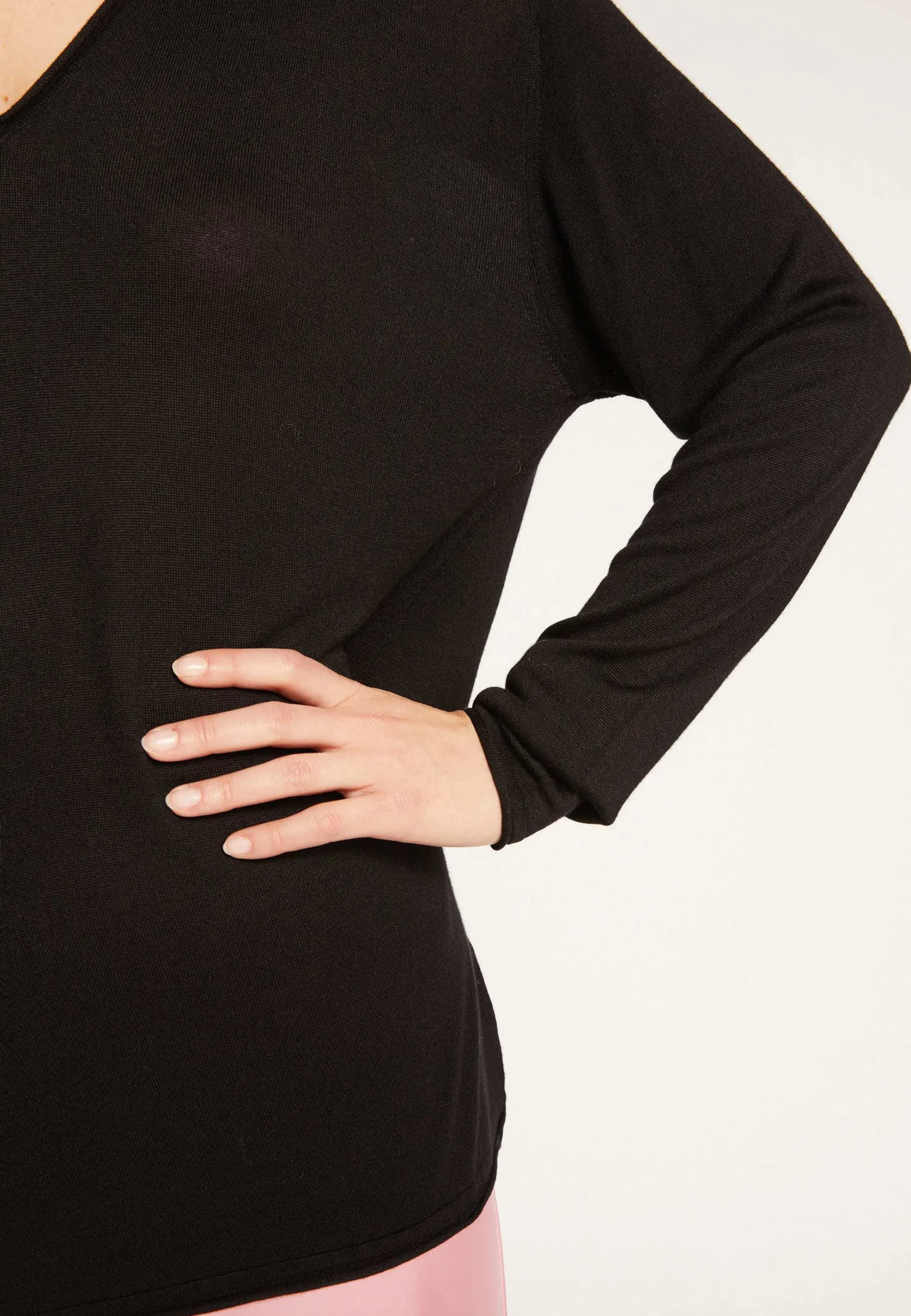 Montagut V-neck T-shirt in bamboo cashmere fiber - Aeline